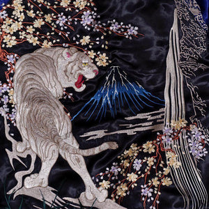 [HANATABIGAKUDAN] Taki Fuji White Tiger Embroidery Souvenir Jacket - sukajack