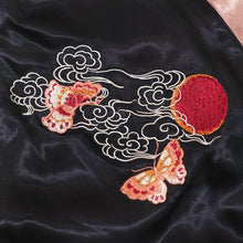 Load image into Gallery viewer, [HANATABIGAKUDAN] Cherry blossoms and fox Souvnier Jacket - sukajack

